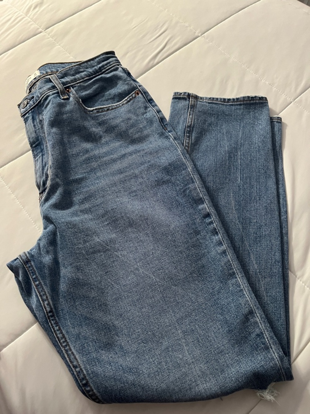 Abercrombie & Fitch 90s slim straight ultra High Rise Sz 12R, 31